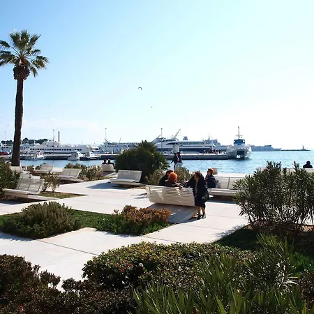 Damira Hotel